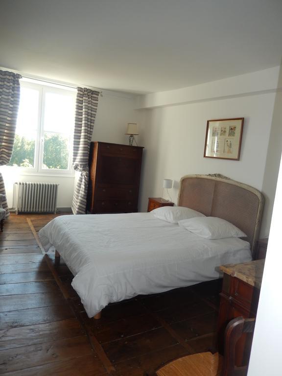 Domaine De Puyrousse Bed and Breakfast Ribérac Kamer foto